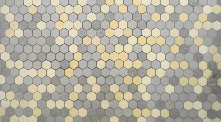 Quelle couleur associer avec de la tomette rouge