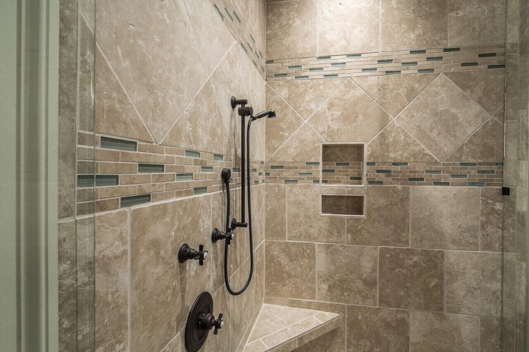 Aménagement d'un nid de douche dans une salle de bain