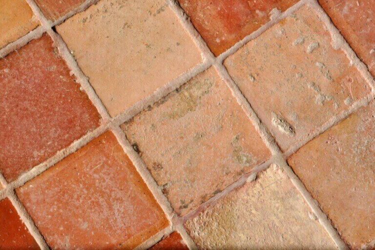 Tomettes anciennes véritables en terre cuite de qualité