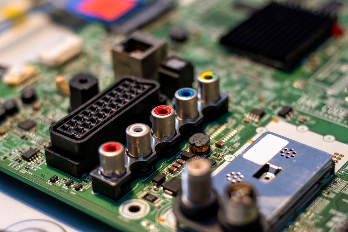 Réparation d'un ampli TV grillé