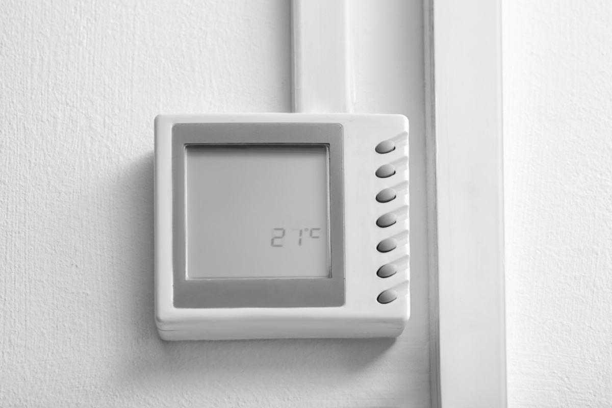 Un thermostat aui affiche la température