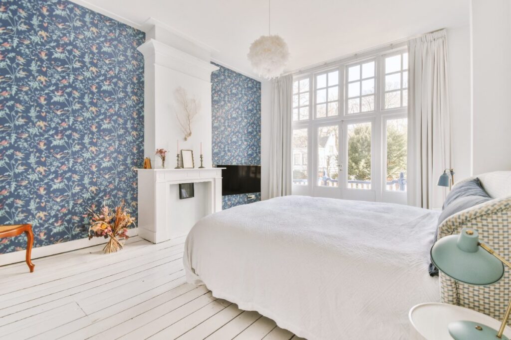 Intérieur de chambre cosy avec du papier peint mural